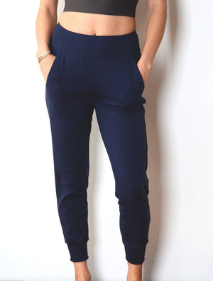 front view of model wearing simulacra's navy blue women's cropped joggers with pockets version 2.0 